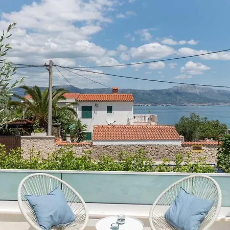 In Arbanija With Sea View, Terrace, Air Conditioning, Wifi 5139-3 公寓 *