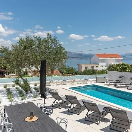 公寓 In Arbanija With Sea View, Terrace, Air Conditioning, Wifi 5139-3 特罗吉尔