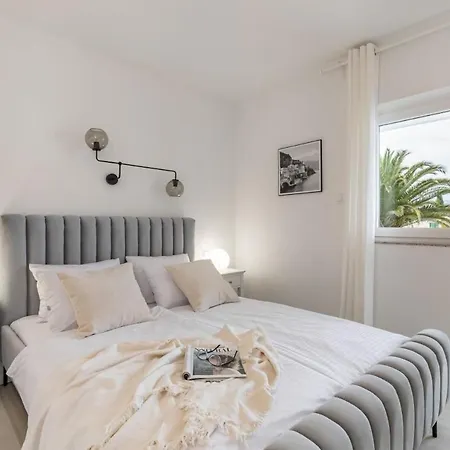 公寓 In Arbanija With Sea View, Terrace, Air Conditioning, Wifi 5139-3 特罗吉尔