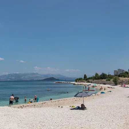 公寓 In Arbanija With Sea View, Terrace, Air Conditioning, Wifi 5139-3 特罗吉尔