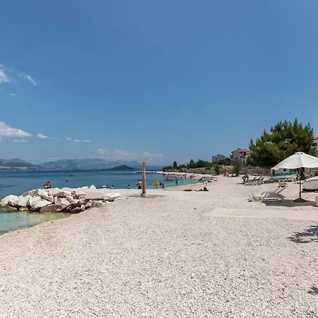 公寓 In Arbanija With Sea View, Terrace, Air Conditioning, Wifi 5139-3 特罗吉尔