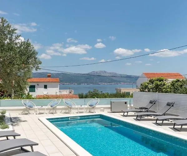 In Arbanija With Sea View, Terrace, Air Conditioning, Wifi 5139-3 Appartement *