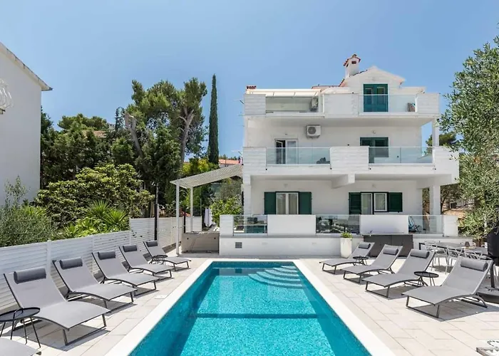 In Arbanija With Sea View, Terrace, Air Conditioning, Wifi 5139-3 Appartement