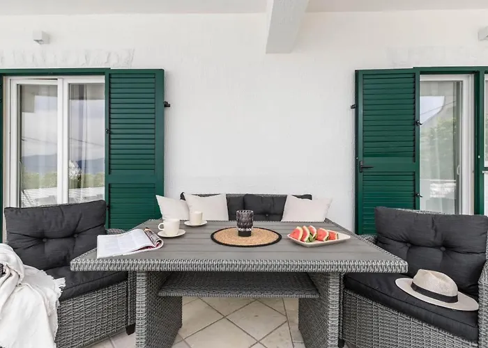 In Arbanija With Sea View, Terrace, Air Conditioning, Wifi 5139-3 Appartement Trogir
