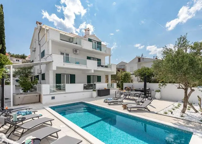 In Arbanija With Sea View, Terrace, Air Conditioning, Wifi 5139-3