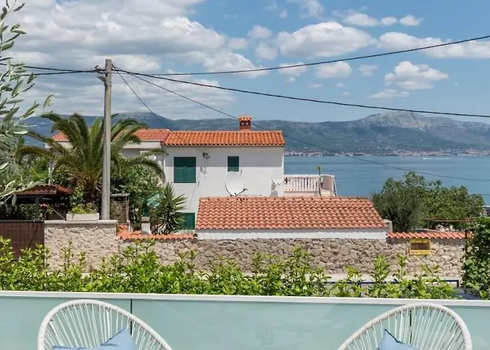 In Arbanija With Sea View, Terrace, Air Conditioning, Wifi 5139-3 Appartement *