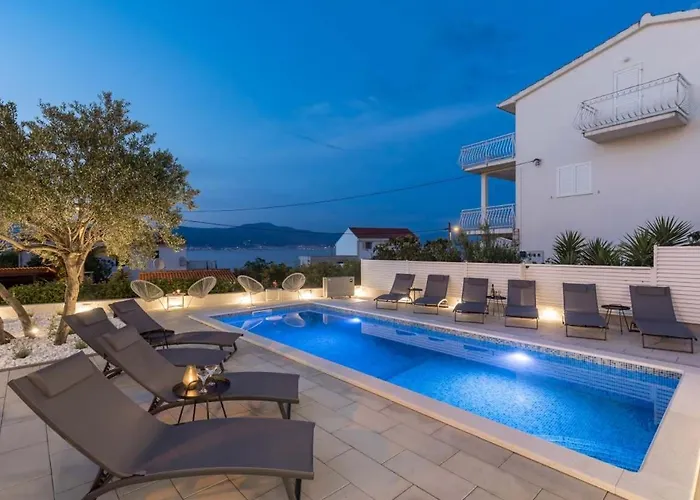 Appartement In Arbanija With Sea View, Terrace, Air Conditioning, Wifi 5139-3 *