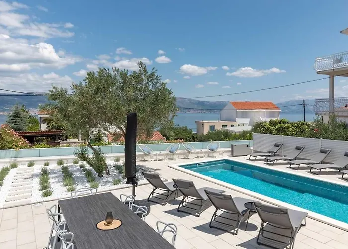 Appartement In Arbanija With Sea View, Terrace, Air Conditioning, Wifi 5139-3 Trogir
