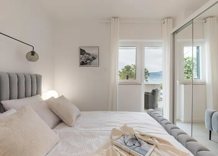 In Arbanija With Sea View, Terrace, Air Conditioning, Wifi 5139-3 Trogir