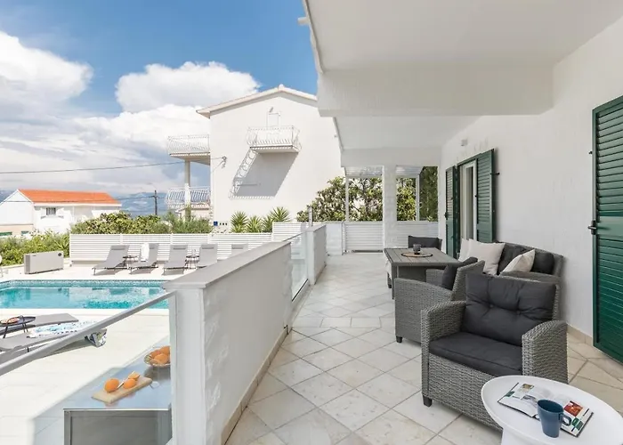 In Arbanija With Sea View, Terrace, Air Conditioning, Wifi 5139-3 Trogir