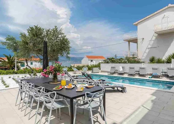 Appartement In Arbanija With Sea View, Terrace, Air Conditioning, Wifi 5139-3