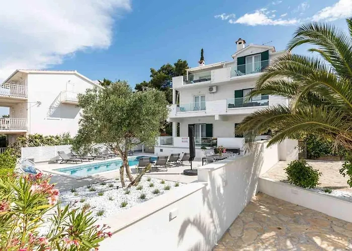 Appartement In Arbanija With Sea View, Terrace, Air Conditioning, Wifi 5139-3 *