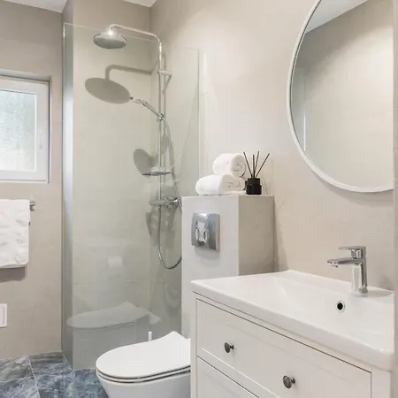 In Arbanija With Sea View, Terrace, Air Conditioning, Wifi 5139-3 * Трогір